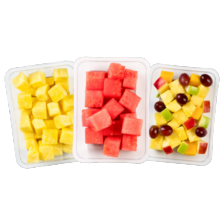Ananas, mango of watermeloen blokjes of fruitsalade ananas/druif
